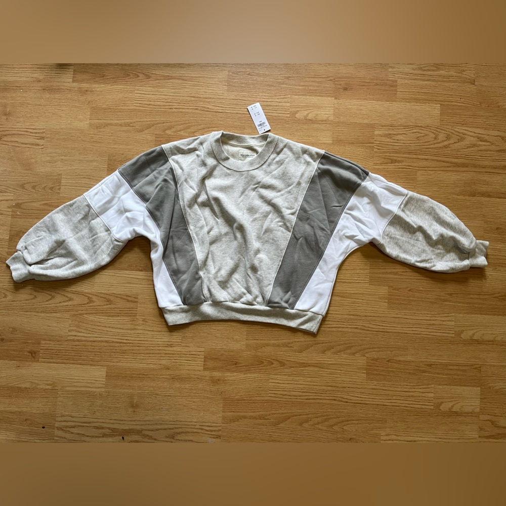 Abercrombie color block puff sleeve sweatshirt